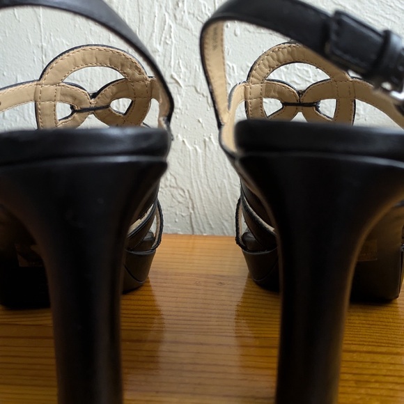 Naturalizer Black Strappy Sandals with Rhinestone Accents. 7.5 - Picture 4 of 7